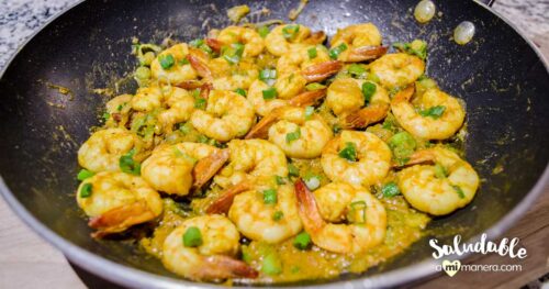 Camarones al curry con leche de coco