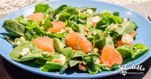 Ensalada de arúgula, espinaca y toronja con aderezo de vino tinto