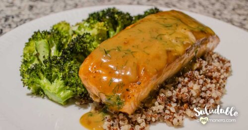 Salmón a la mostaza y miel con quinoa