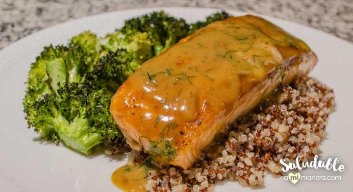 Salmón a la mostaza y miel con quinoa