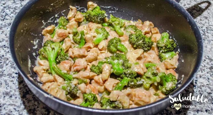Pollo con brócoli al limón