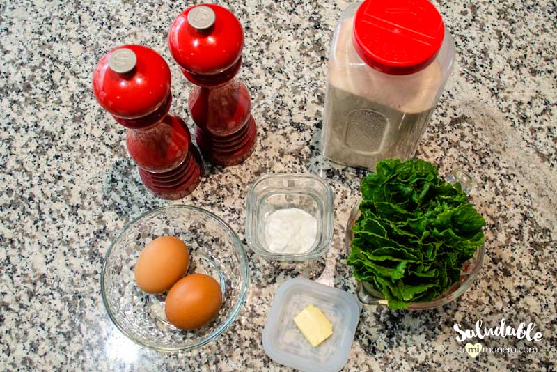 Ingredientes para huevos revueltos con acelga