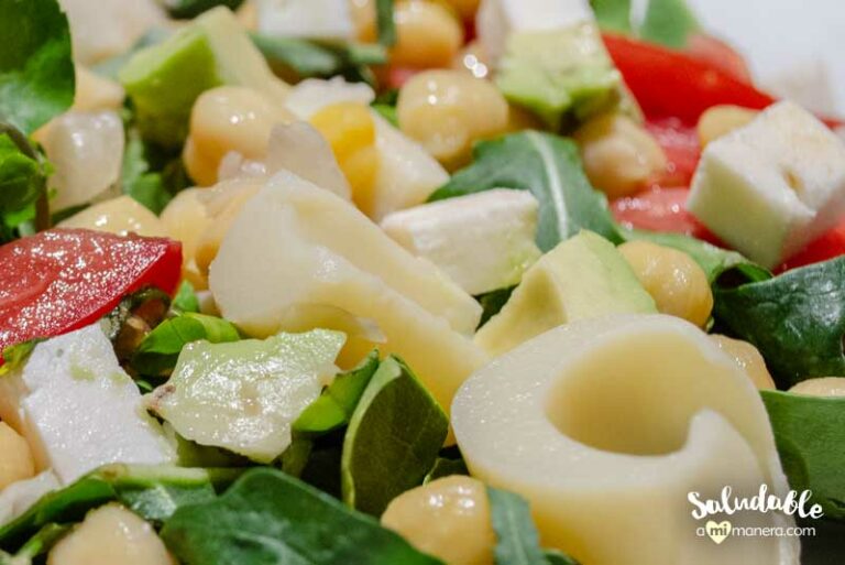 Ensalada de palmitos, garbanzo y aguacate