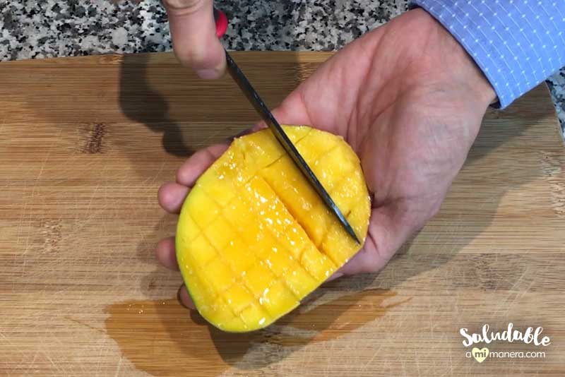 Cómo picar mango en cubos perfectos
